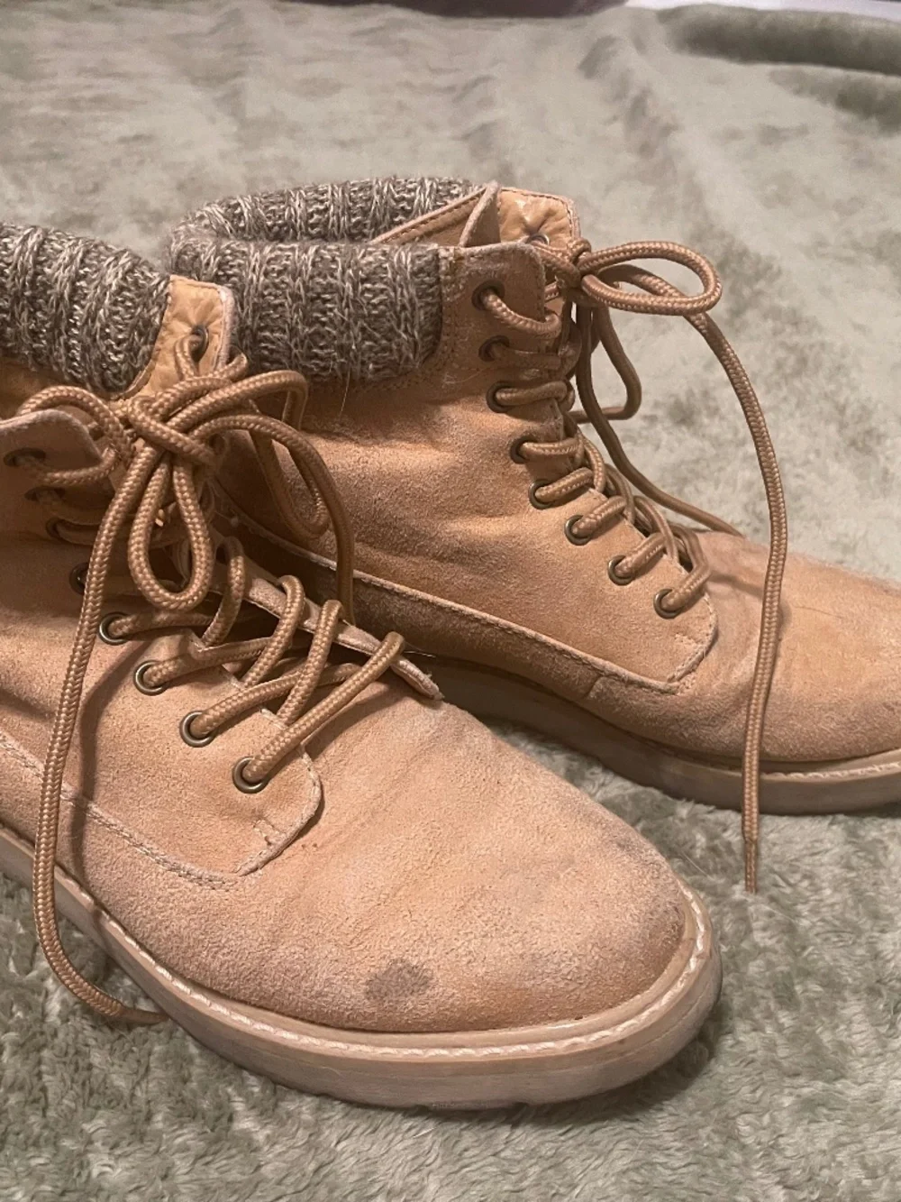Cliffs Boots